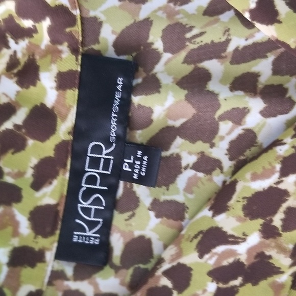 Kasper Brown and Black Short Sleeve Button Down Shirt - Picture 3 of 3